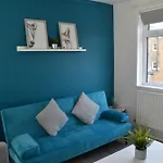 Contemporary Stylish Central Apartment