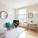 Cosy 1 Bed Apartment, De Beauvoir, N1