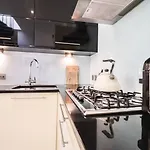Hyde Park Luxe 2Br - 4Min Walk Paddington Station