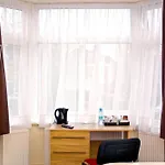 Central Hotel Golders Green