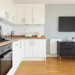 2 Bed Apartment With Balcony In Wembley