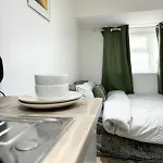 Light & Lamp, En-Suite Studio, In Woolwich