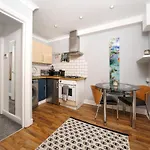 Stylish Central Flat 1Br With Airbed Sleeps 4