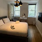 Central London Apartment With 2 Bedrooms -Sleeps6