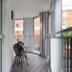 Guestready - Modern Home In London With A Balcony