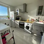 Large One Bedroom Apartment, With View, Canary Wharf