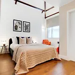 The Borough Collection Near London Bridge And Borough Market - By Short Stories London