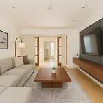 3 Bed Garden Flat In Acton