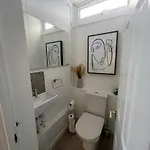 Spacious & Welcoming 4Bd House - Kennington