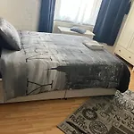 Comfy Rooms. Shared East London Homestay.