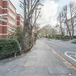 Bright Family Home In Primrose Hill