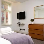 Apt 3, Trafalgar Sq (Duplex, 3rd&4th flr)
