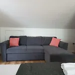 London Queen\'s Park Apartment