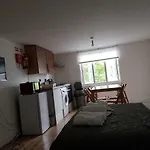 London Queen\'s Park Apartment