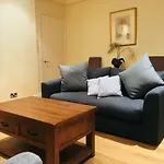 Large 2 Bedroom 2 Bathroom Apartment In Westminster