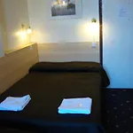 Metro Hotel