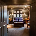 Blakes Hotel