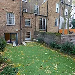 Stylish Flat With Garden In Notting Hill