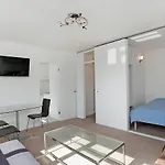 Central Apartment 5 Mins Putney Tube Station