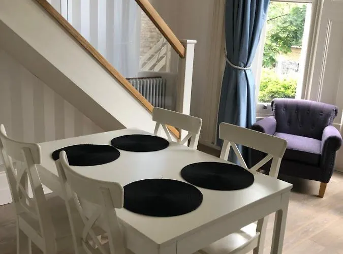 Elsham Apartments