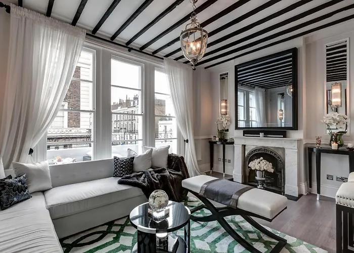 Deluxe Victoria House With Views Over The Historic Pimlico Conservation Area