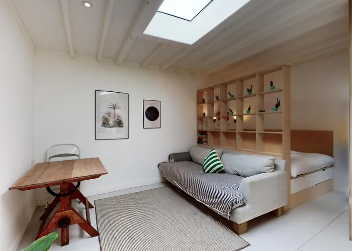 Spacious studio flat in Forest Gate