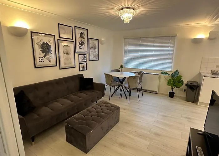 Stylish 1 Bedroom Close To Tooting Bec Station