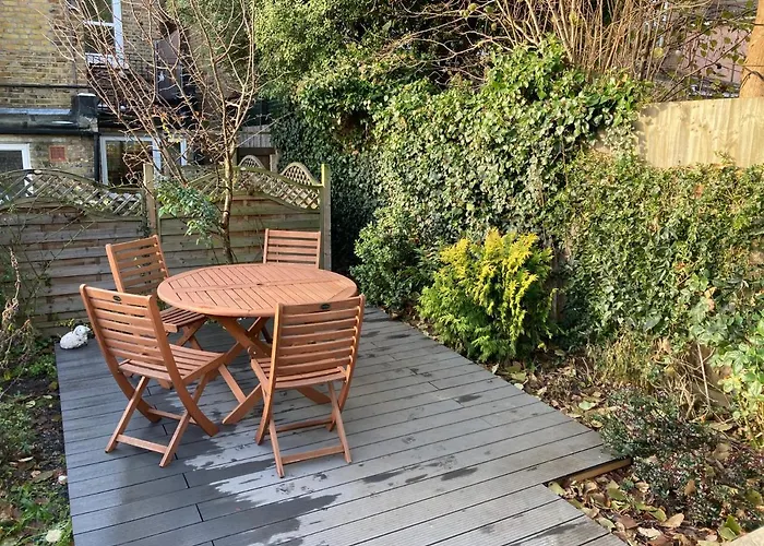 Beautiful Two Bedroom Apartment In Honor Oak