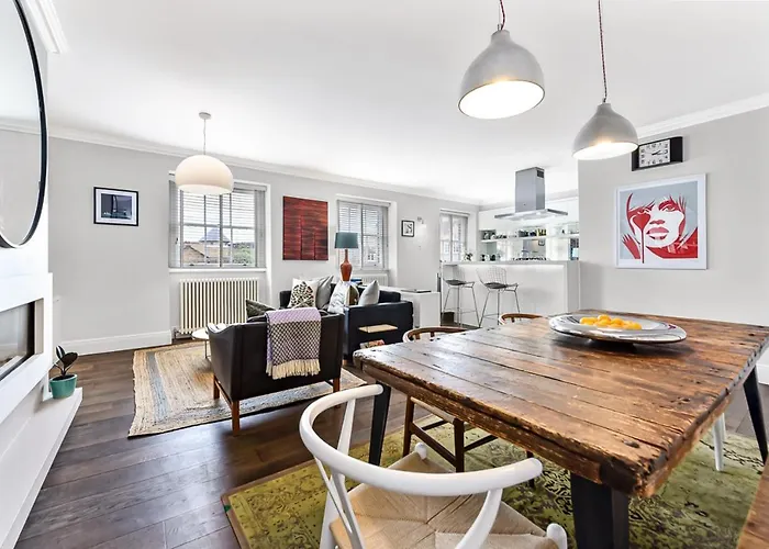 Woodbridge House Apartment