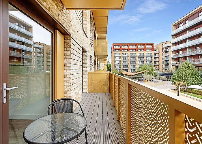 Beautiful Apartment In Surrey Quays