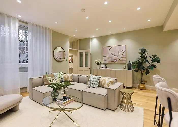 The Bayswater Gardens - Bright 3Bdr Home