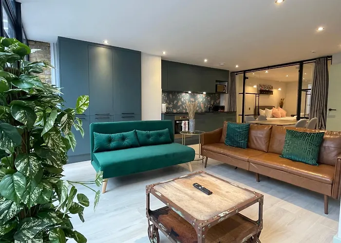 Hackney 1 Bed Garden Flat