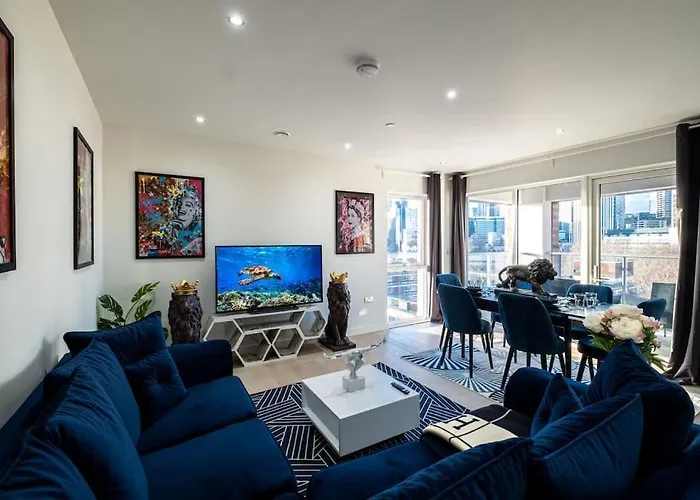 Luxury Penthouse In Canary Wharf - 3 Bedroom / 2 Bathroom