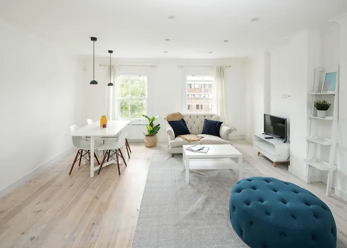 Elegant 2Bd Flat Near Portobello Rd With Balcony