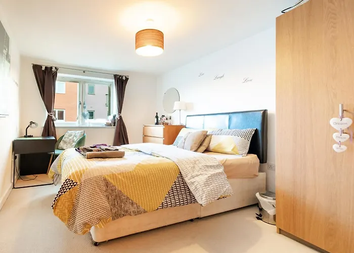 Modern lovely bedroom close to stations in East London, zone 2