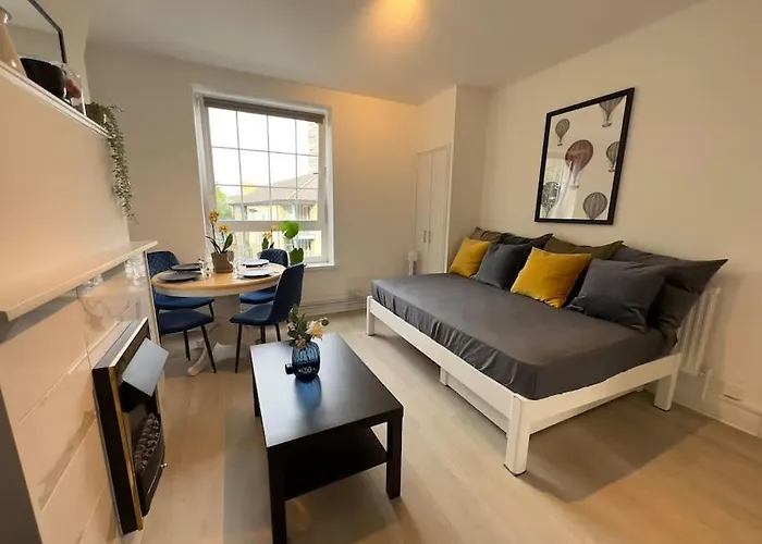 London Bridge Apartment