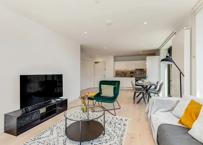 Khayat Homes - The Riverre - Luxury 2 Bed Apt