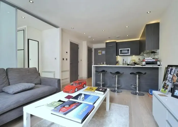 Modern Chelsea Flat