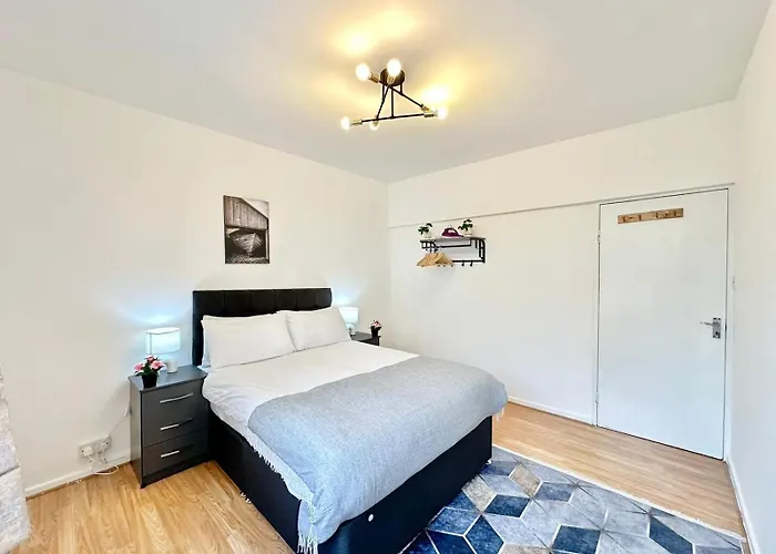Lovely Two Bedroom Apartment In Paddington