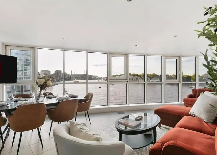 2 Bed Riverside Flat With Breath Taking Views