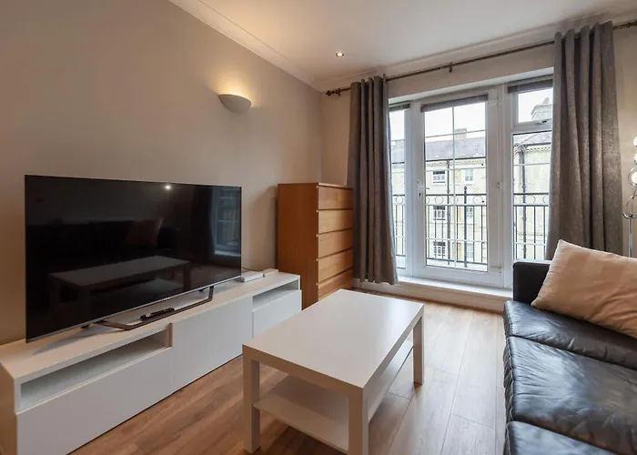 Spacious And Bright 2 Bed Apartment Tower Bridge