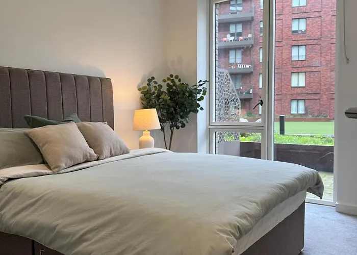 Elegant One-Bedroom Apartment In East London