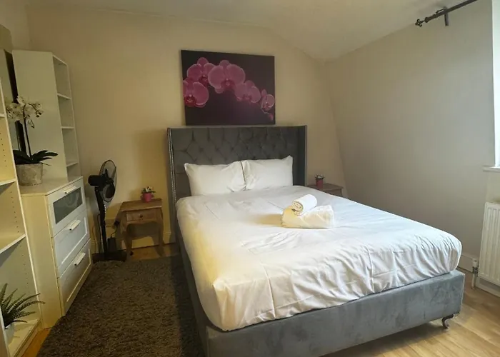 Comfortable Family Apartment Near Central London