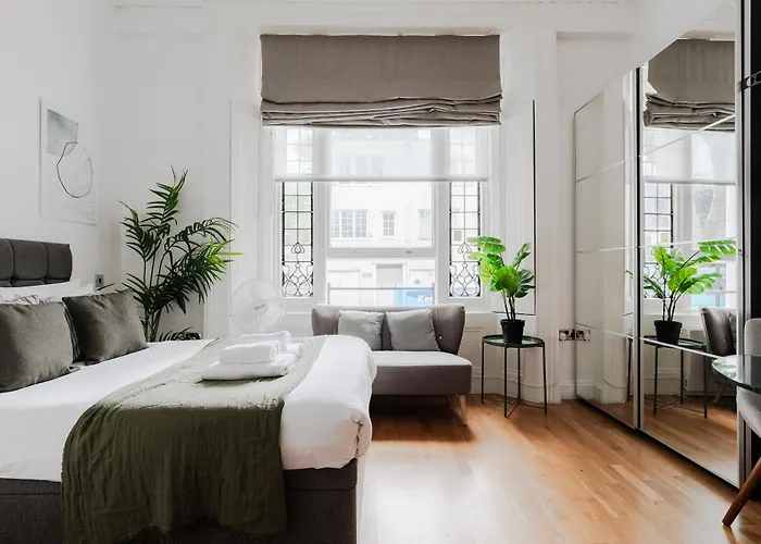 Prime Vision Living Studios - Hyde Park