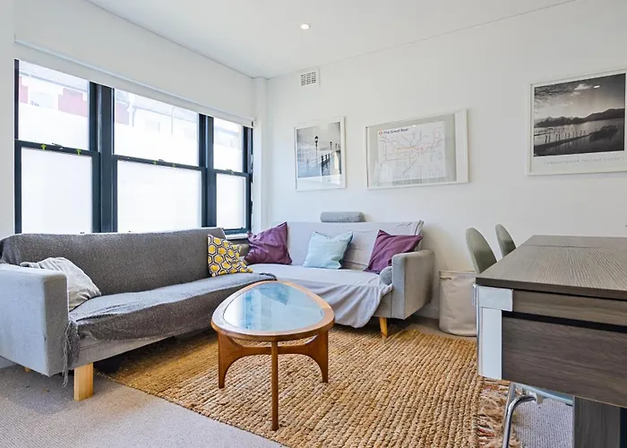 Pool Table Stylish 3 Bedroom House Long Term Stays