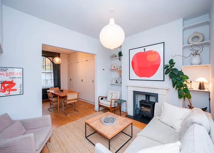 Pass The Keys Luxury Stylish Duplex With Private Garden