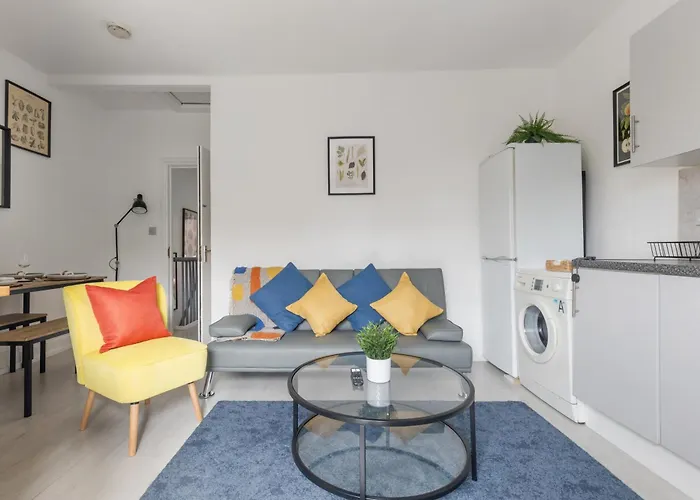 Modern & Cosy 2 Bedroom With Free Parking Near Wembley