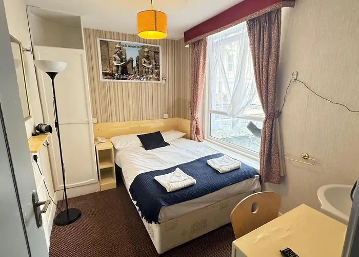 Warwick Road Rooms