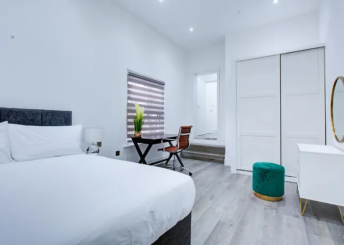 Hybrid Resi - Wandsworth Close To Clapham