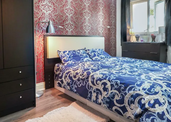 Bazely Street Deluxe Single Room 4